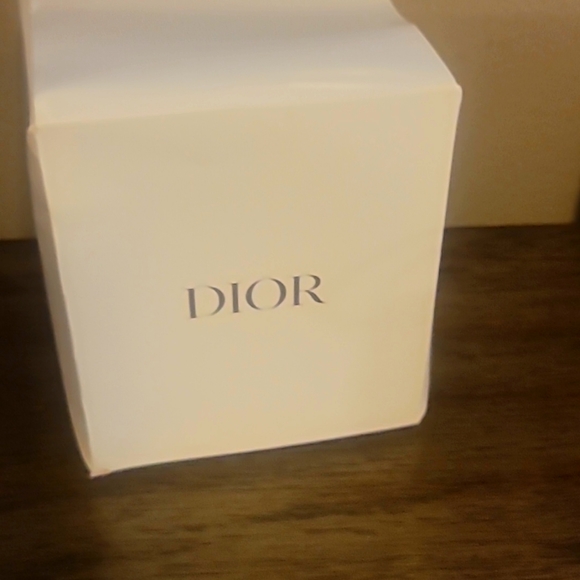NEW DIOR BEAUTE DRAWSTRING POUCH - Picture 2 of 4